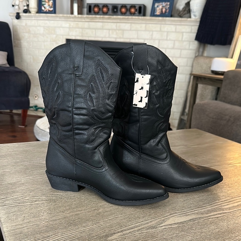 Black Cowboy Boots